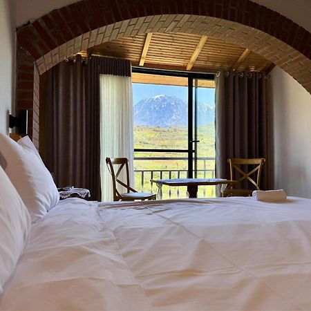 Alpeta Agrotourism & Winery - Roshnik , Berat Hotel Ngoại thất bức ảnh