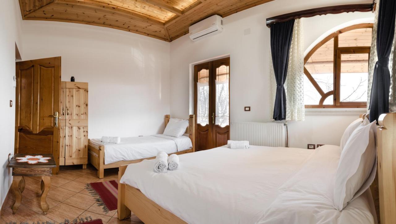 Alpeta Agrotourism & Winery - Roshnik , Berat Hotel Ngoại thất bức ảnh