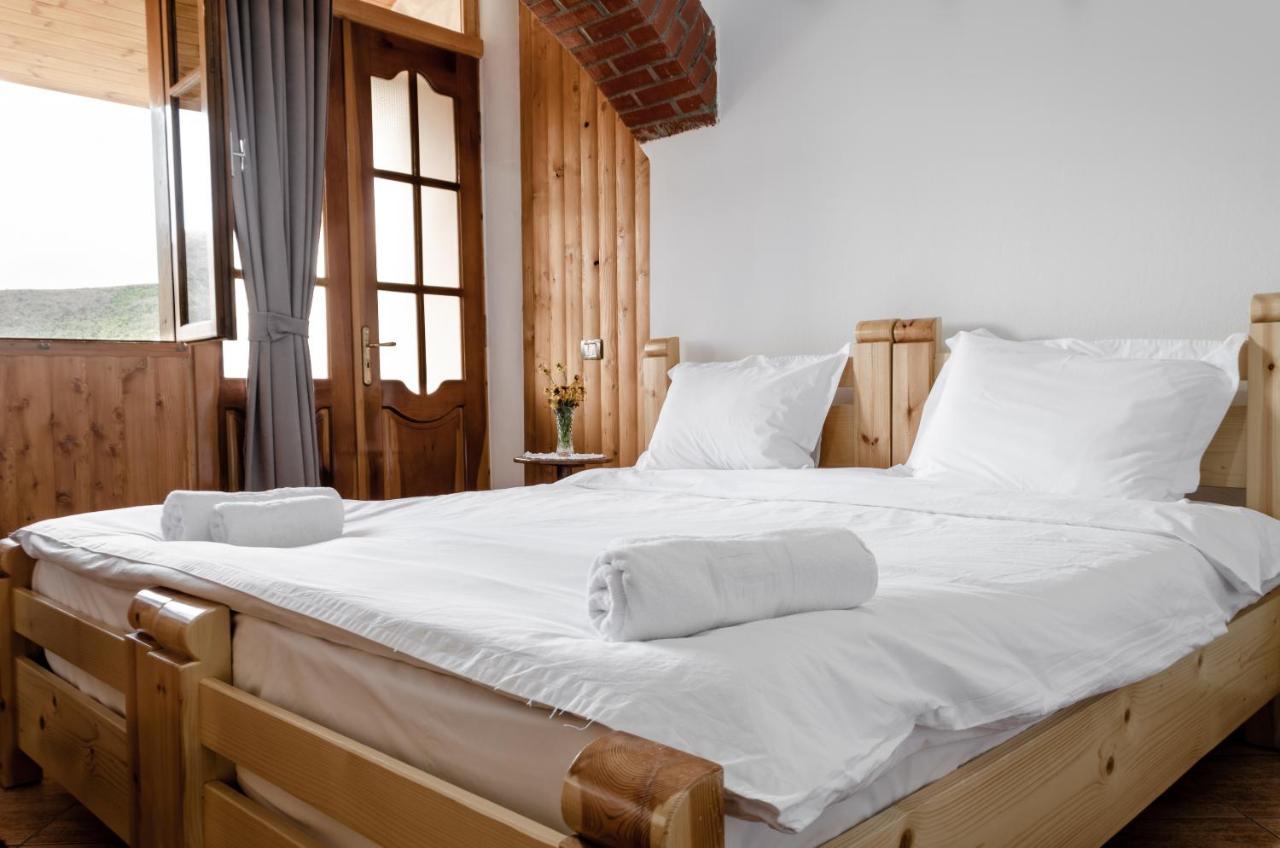 Alpeta Agrotourism & Winery - Roshnik , Berat Hotel Ngoại thất bức ảnh