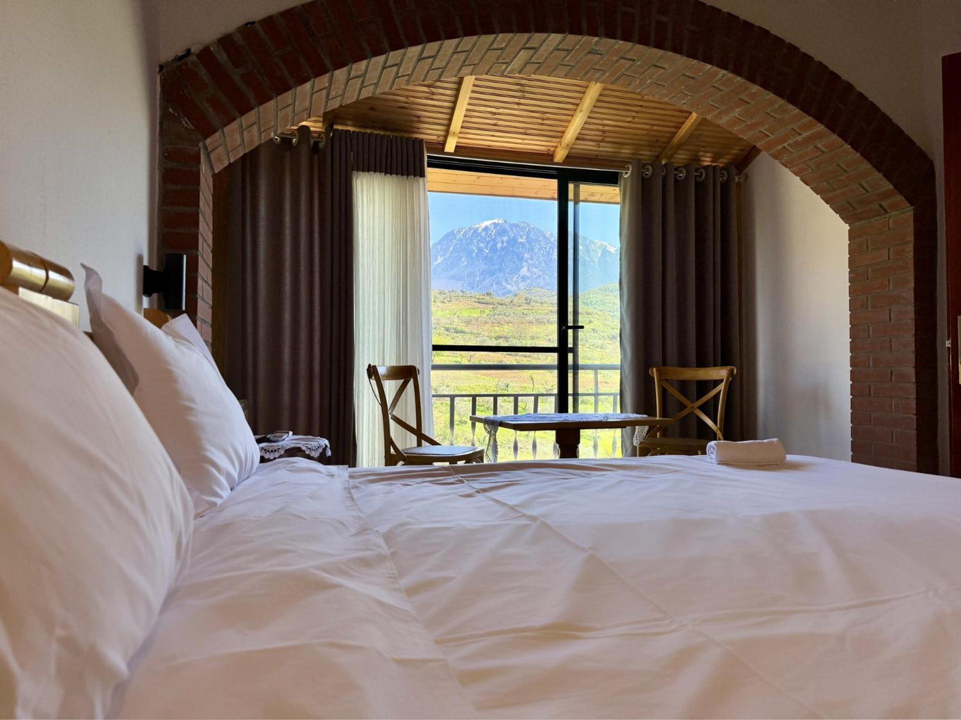 Alpeta Agrotourism & Winery - Roshnik , Berat Hotel Ngoại thất bức ảnh