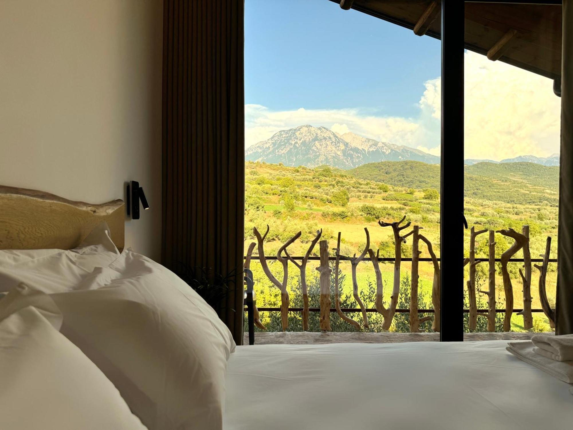 Alpeta Agrotourism & Winery - Roshnik , Berat Hotel Ngoại thất bức ảnh