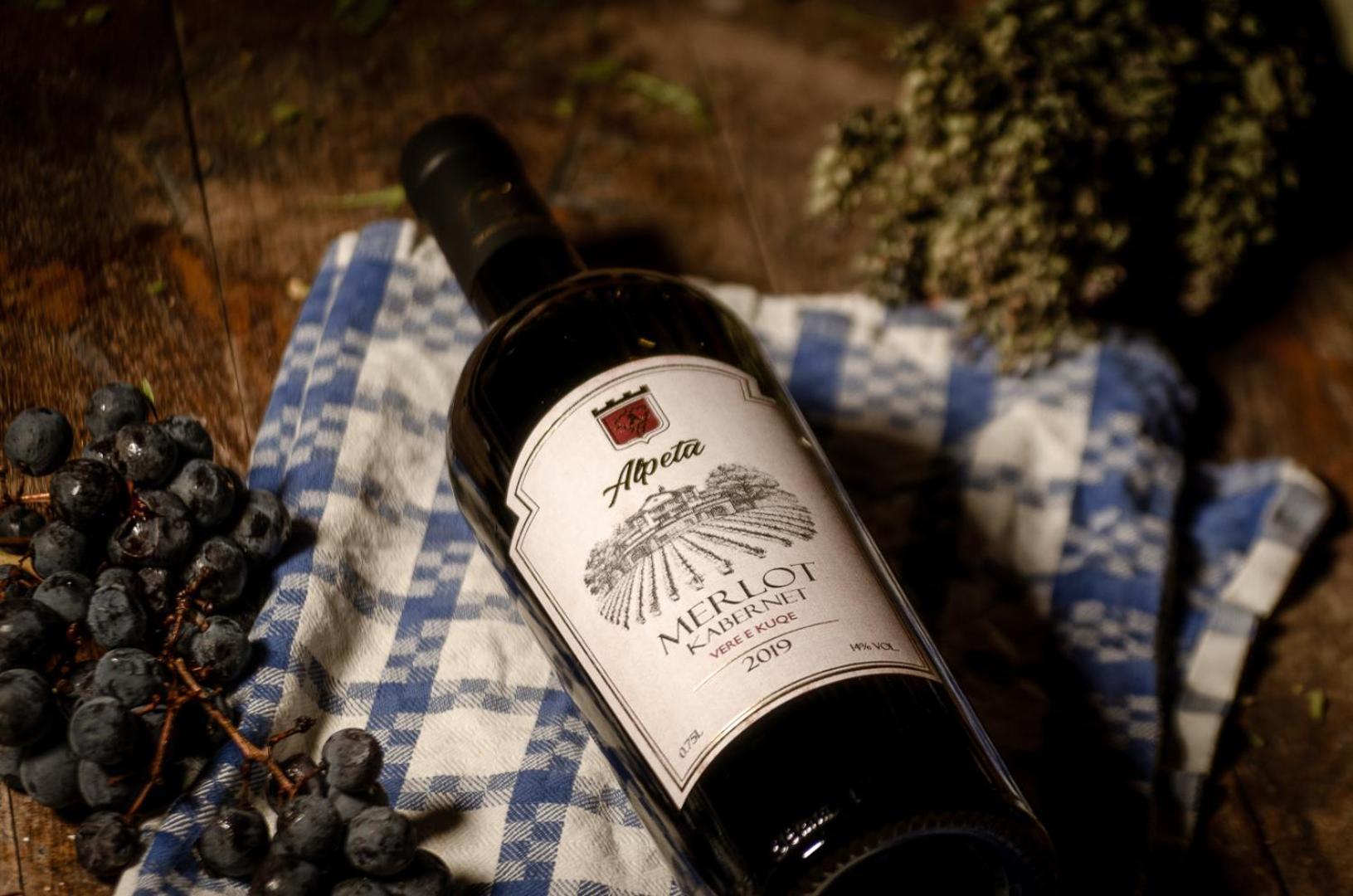 Alpeta Agrotourism & Winery - Roshnik , Berat Hotel Ngoại thất bức ảnh